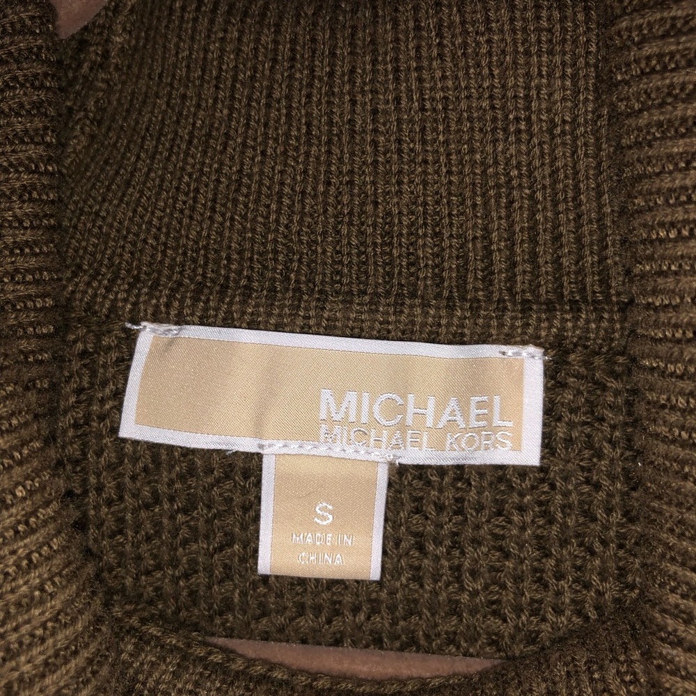 Michael Kors Cozy olive green Turtleneck Sweater - Picture 10 of 10